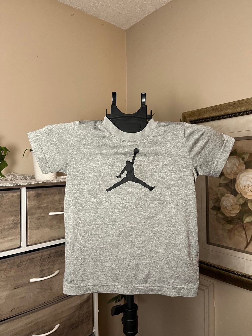 Michael Jordan Boys Size 7 Dri-FIT Gray Jumpman Short Sleeve Athletic Shirt